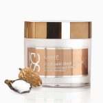 Scrub Salino Con Gusci Di Karité, Acido Ialuronico, Olio Di Mandorle – 370 G